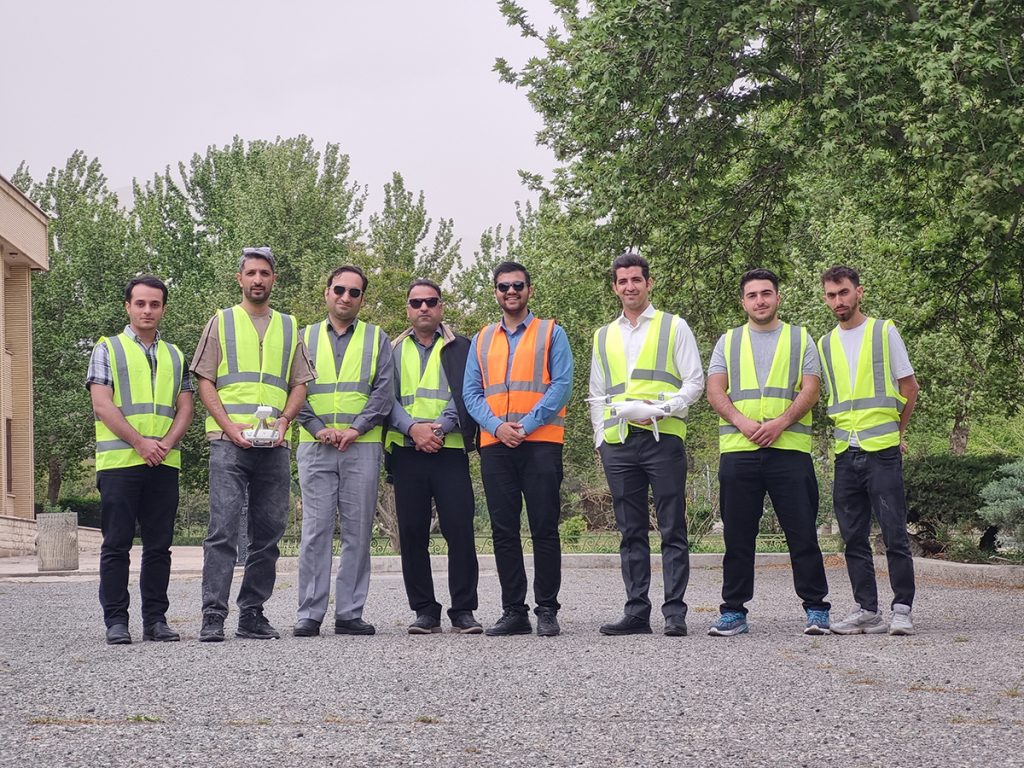 عکس دسته جمعی در روز عملی (گروه اول)