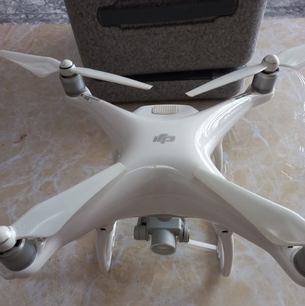 پهپاد فانتوم 4 - DJI Phantom 4 کم کار (خیلی تمیز)