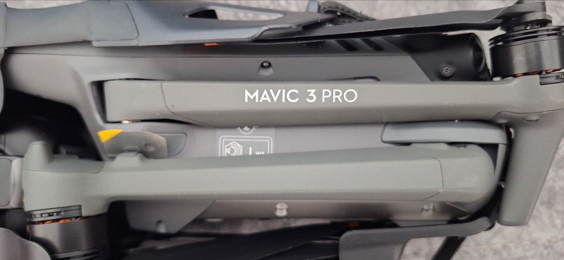 پهپاد مویک 3 پرو DJI Mavic 3 Pro نو (فقط در حد چند تا پرواز) - تصویر 2